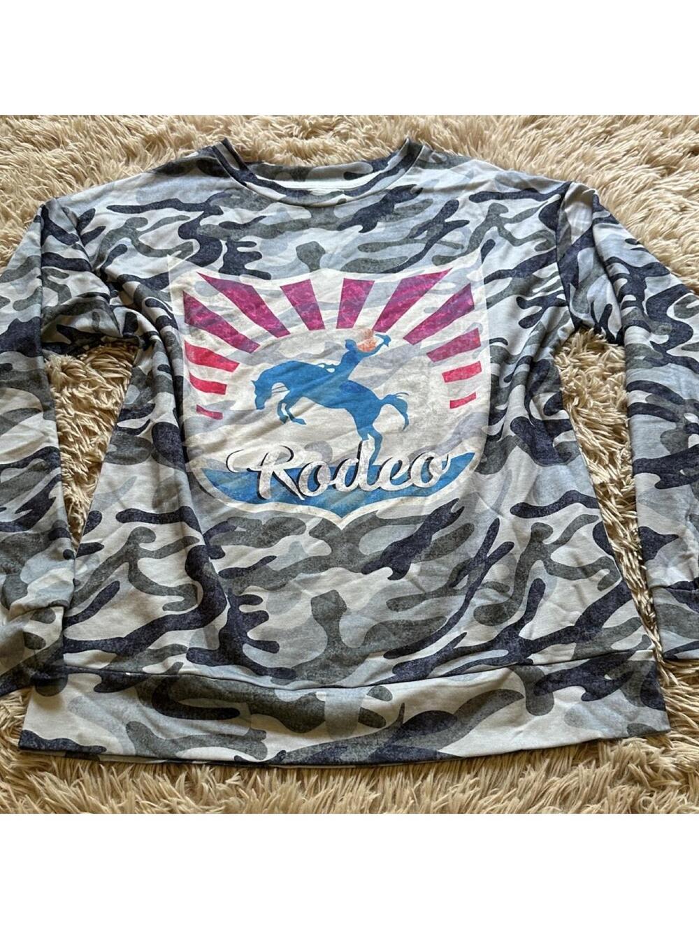 Long Sleeve Camouflage Rodeo Graphic Shirt Size S